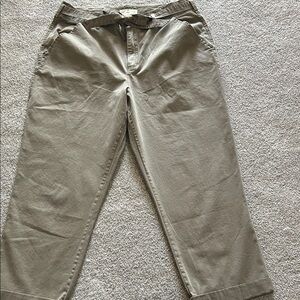 Women's Cropped Tan Pants